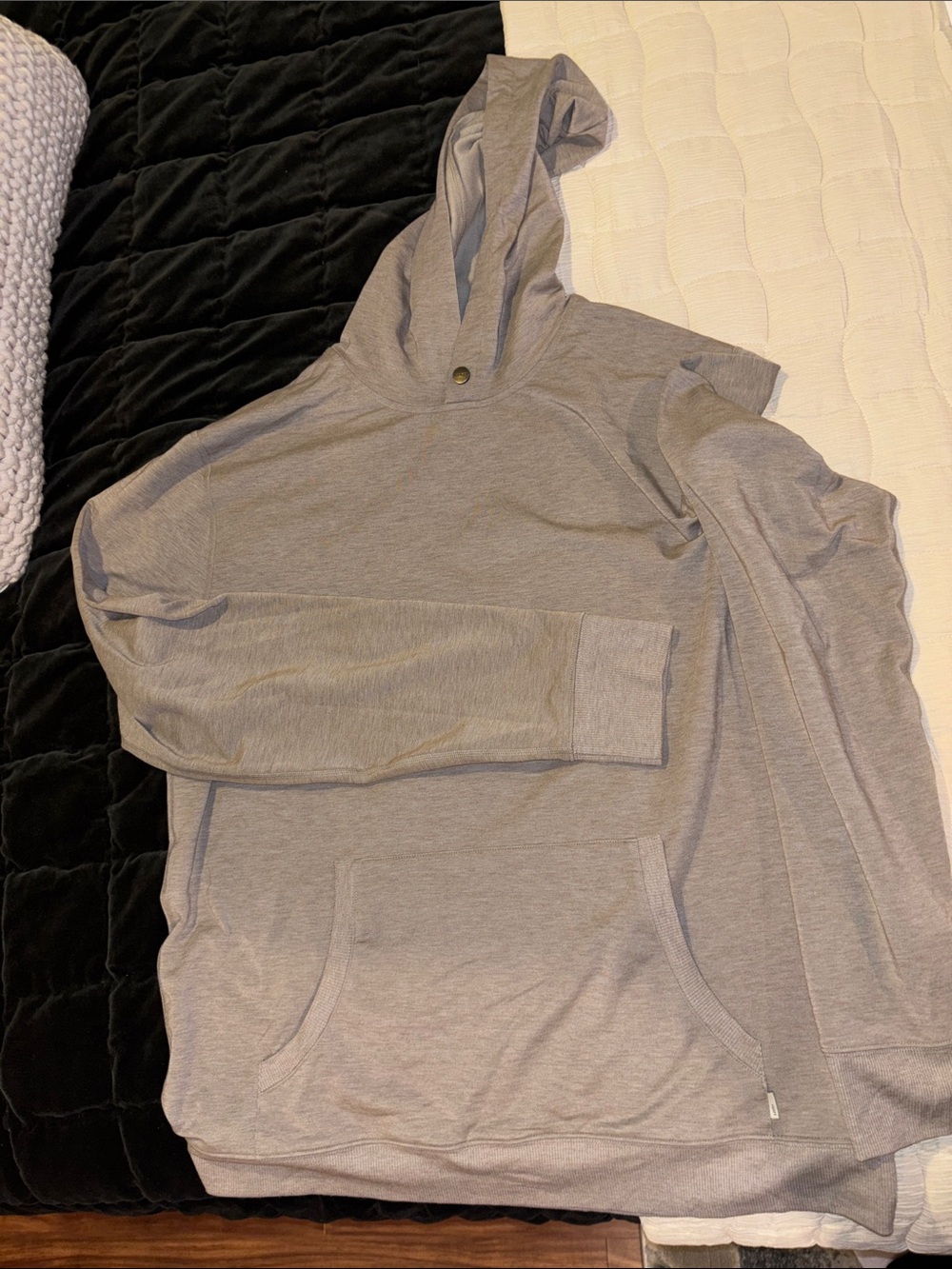 Vuori Men’s Austin Hoodie Light Brown/Taupe Pullover Hoodie
